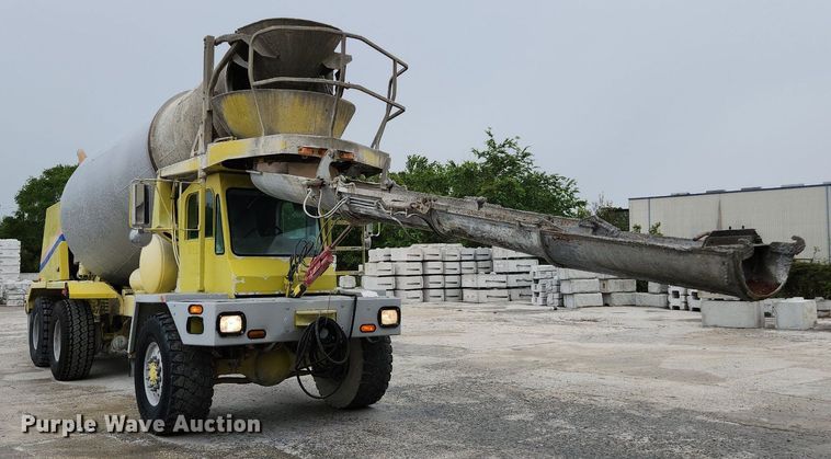 image for item EA9443 2003 Oshkosh S Series  ready mix truck