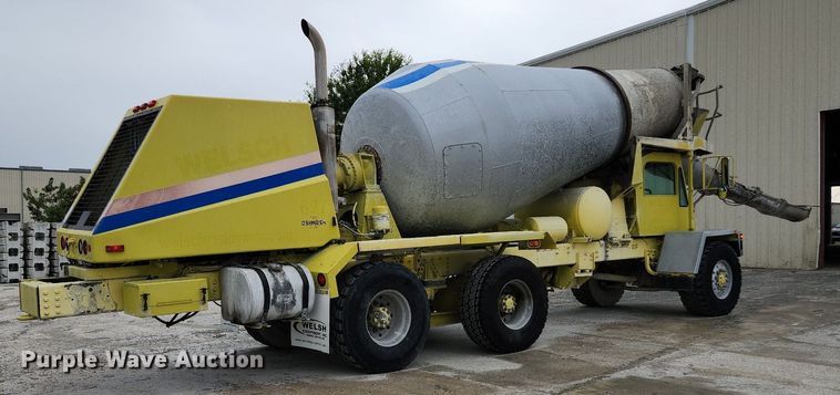 image for item EA9443 2003 Oshkosh S Series  ready mix truck