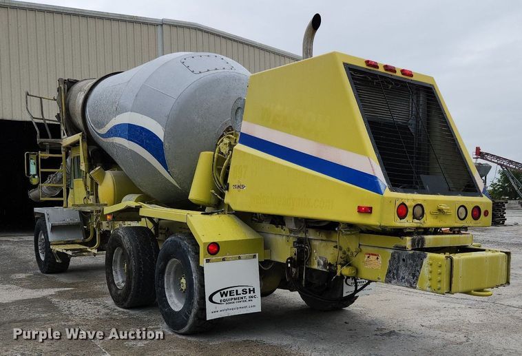 image for item EA9443 2003 Oshkosh S Series  ready mix truck