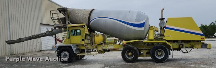 image for item EA9443 2003 Oshkosh S Series  ready mix truck