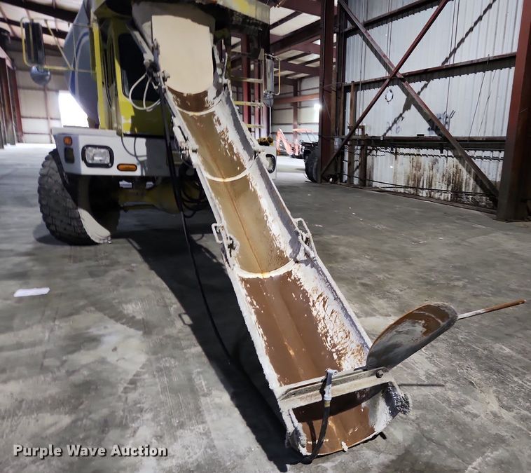 image for item EA9443 2003 Oshkosh S Series  ready mix truck