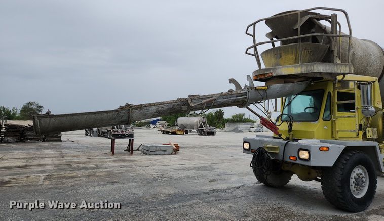 image for item EA9443 2003 Oshkosh S Series  ready mix truck