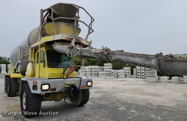 image for item EA9443 2003 Oshkosh S Series  ready mix truck