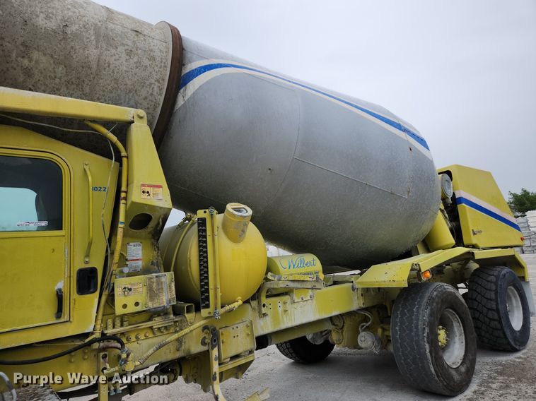 image for item EA9443 2003 Oshkosh S Series  ready mix truck