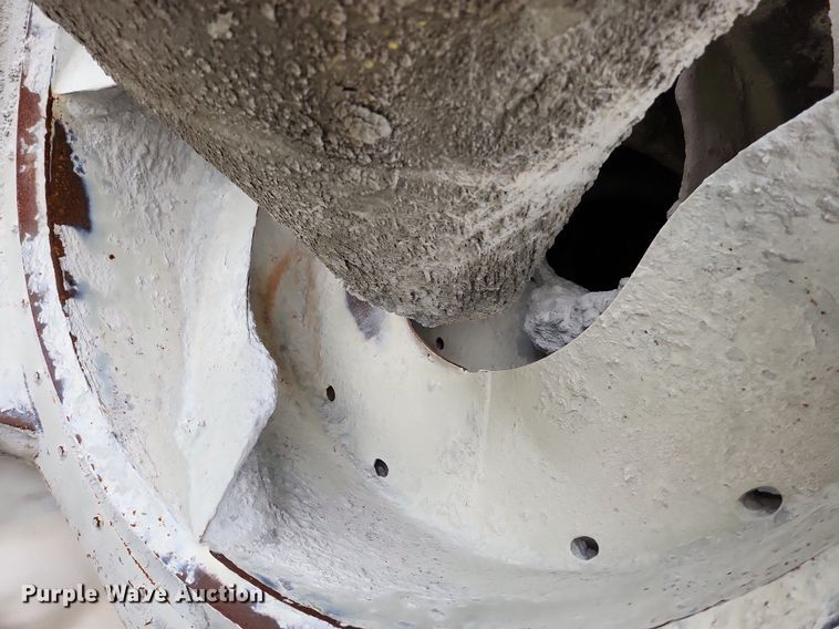 image for item EA9443 2003 Oshkosh S Series  ready mix truck