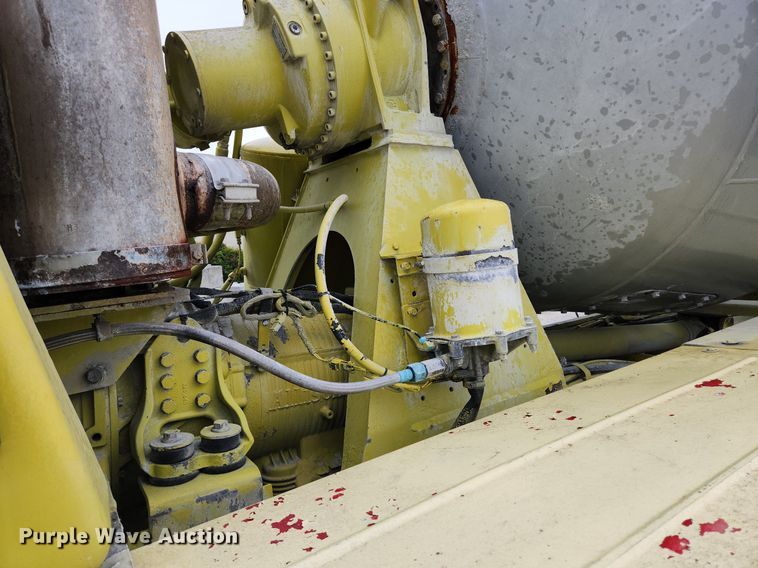 image for item EA9443 2003 Oshkosh S Series  ready mix truck