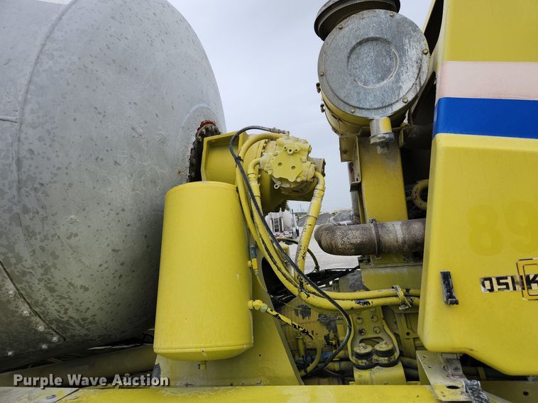 image for item EA9443 2003 Oshkosh S Series  ready mix truck