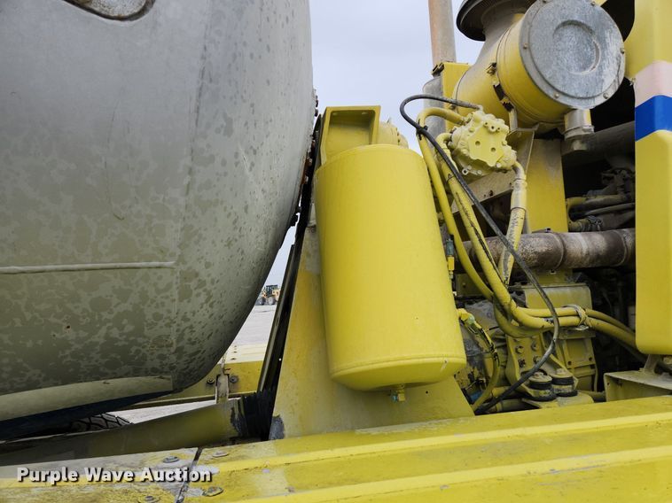 image for item EA9443 2003 Oshkosh S Series  ready mix truck