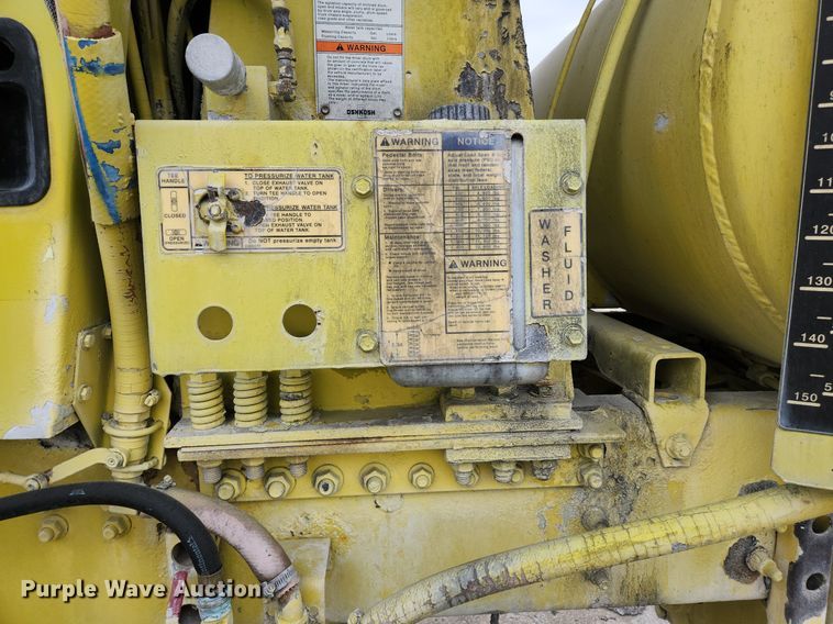 image for item EA9443 2003 Oshkosh S Series  ready mix truck