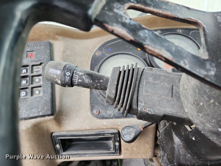 image for item EA9443 2003 Oshkosh S Series  ready mix truck