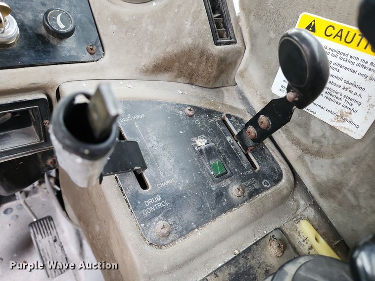 image for item EA9443 2003 Oshkosh S Series  ready mix truck