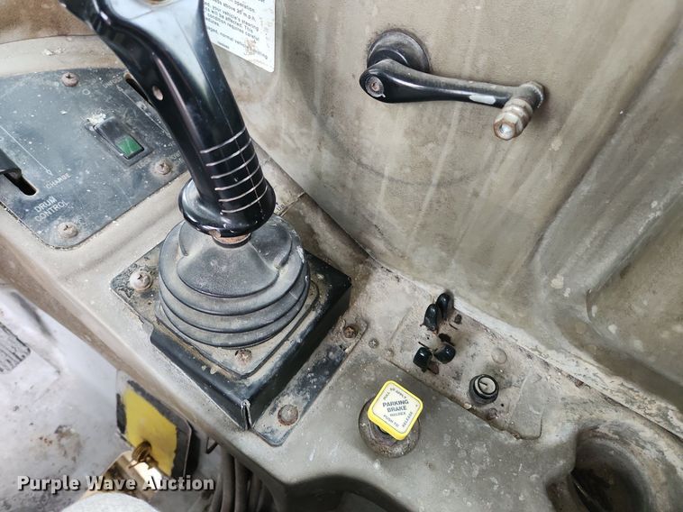 image for item EA9443 2003 Oshkosh S Series  ready mix truck