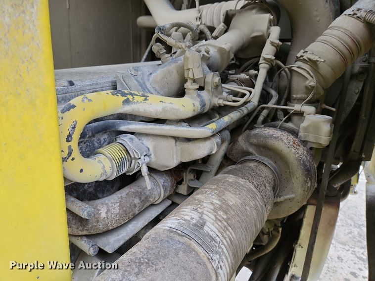 image for item EA9443 2003 Oshkosh S Series  ready mix truck