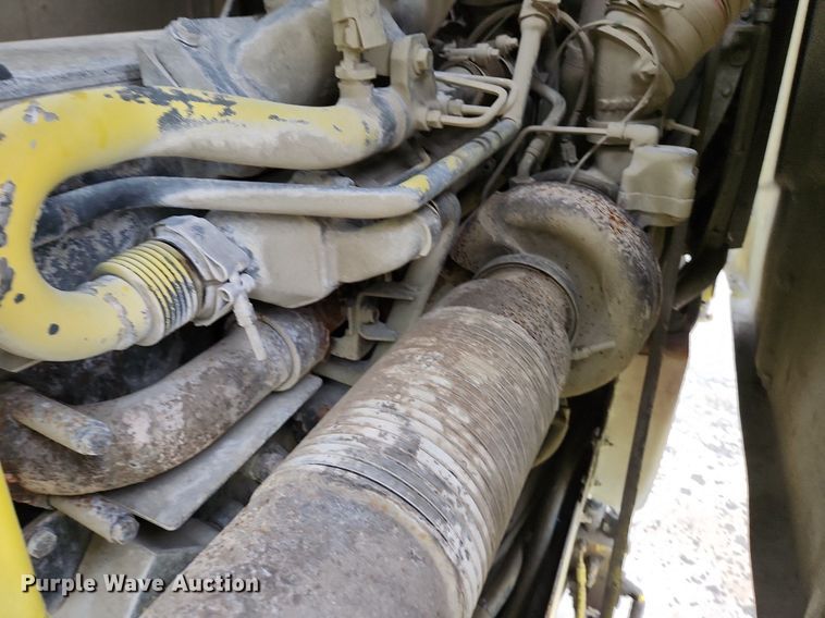 image for item EA9443 2003 Oshkosh S Series  ready mix truck