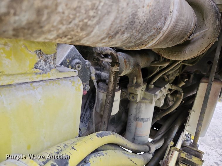 image for item EA9443 2003 Oshkosh S Series  ready mix truck