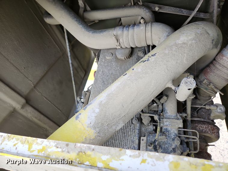 image for item EA9443 2003 Oshkosh S Series  ready mix truck