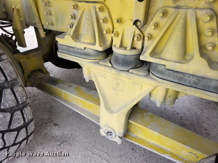 image for item EA9443 2003 Oshkosh S Series  ready mix truck