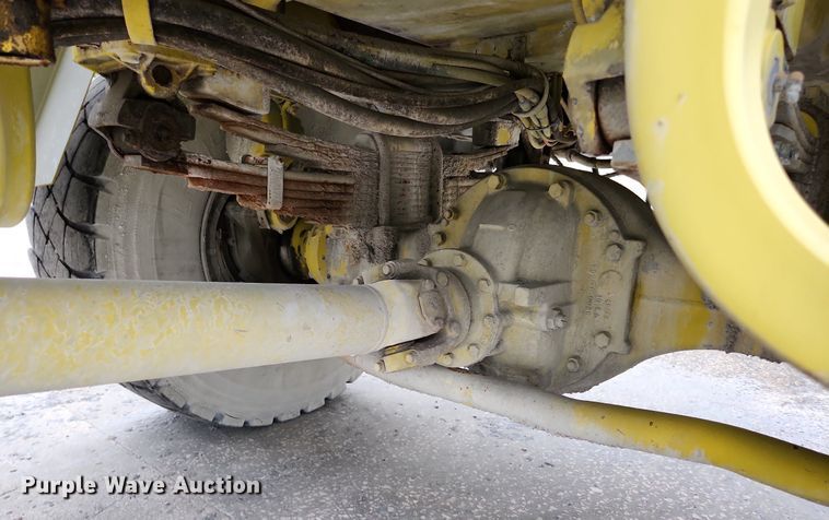 image for item EA9443 2003 Oshkosh S Series  ready mix truck