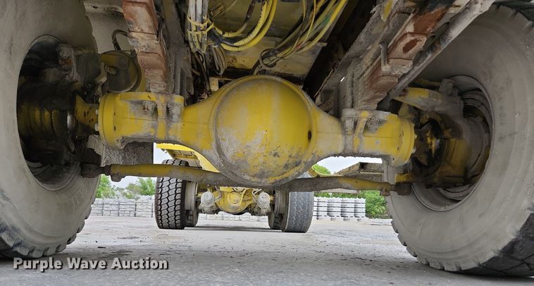 image for item EA9443 2003 Oshkosh S Series  ready mix truck