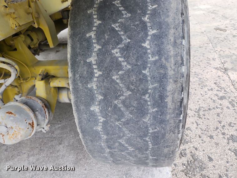 image for item EA9443 2003 Oshkosh S Series  ready mix truck