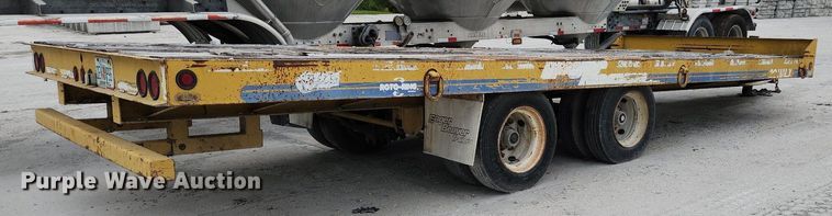 image for item EA9444 2003 Eager Beaver 20HALX  equipment trailer