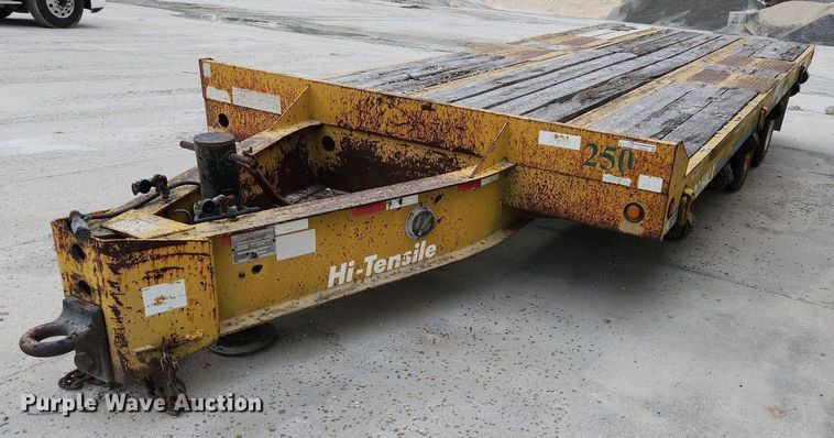 image for item EA9444 2003 Eager Beaver 20HALX  equipment trailer