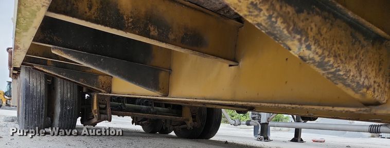 image for item EA9444 2003 Eager Beaver 20HALX  equipment trailer