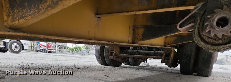 image for item EA9444 2003 Eager Beaver 20HALX  equipment trailer