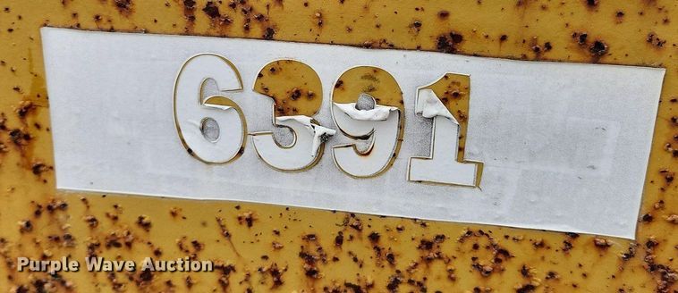 image for item EA9444 2003 Eager Beaver 20HALX  equipment trailer