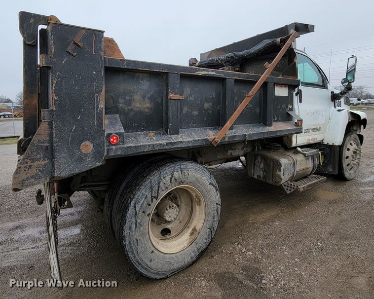 image for item HG9442 2003 GMC C7500  dump truck