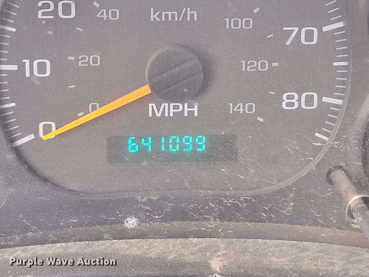 image for item HG9442 2003 GMC C7500  dump truck