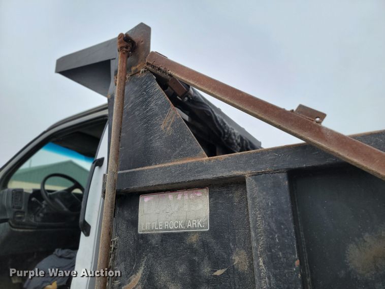 image for item HG9442 2003 GMC C7500  dump truck