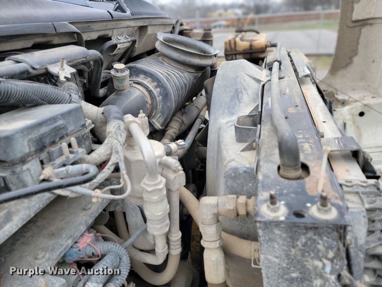 image for item HG9442 2003 GMC C7500  dump truck