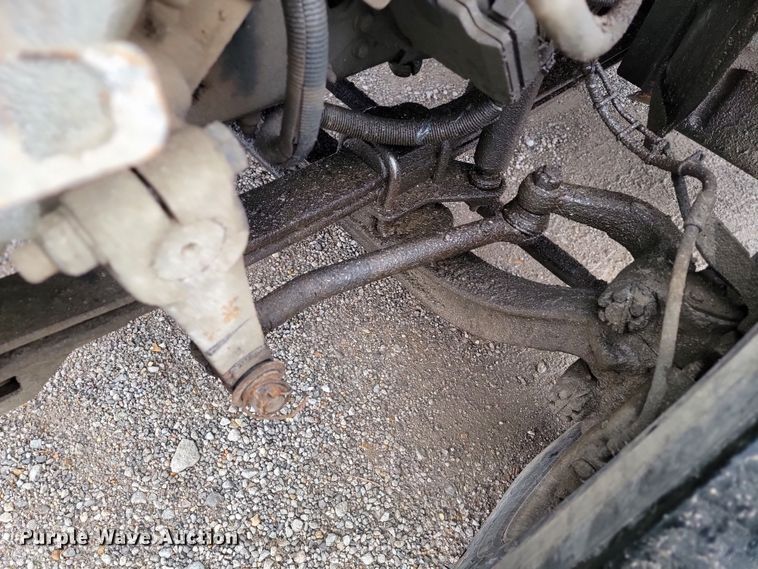 image for item HG9442 2003 GMC C7500  dump truck