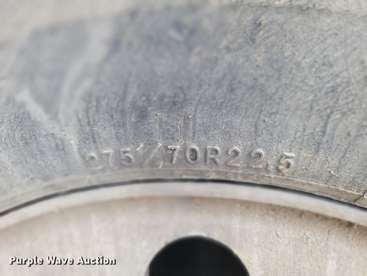 image for item HG9442 2003 GMC C7500  dump truck