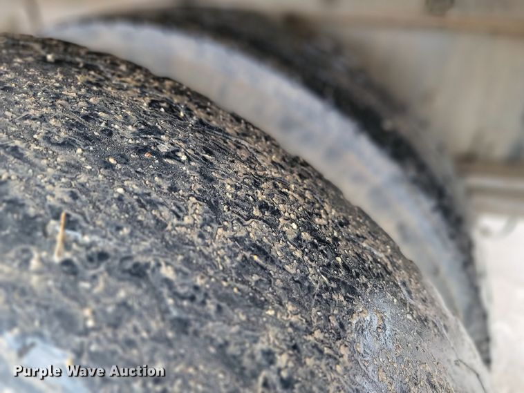 image for item HG9442 2003 GMC C7500  dump truck