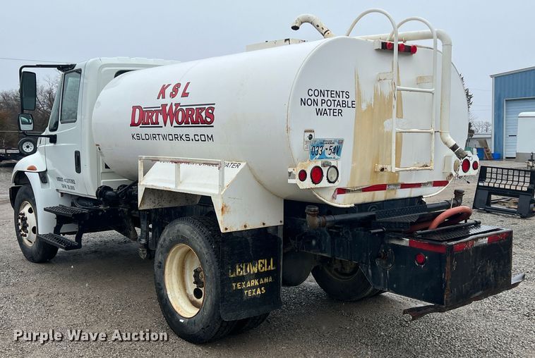 image for item ID9457 2005 International 4200  water truck