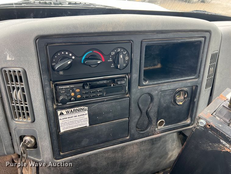 image for item ID9457 2005 International 4200  water truck