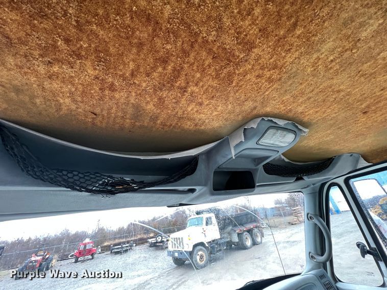 image for item ID9457 2005 International 4200  water truck