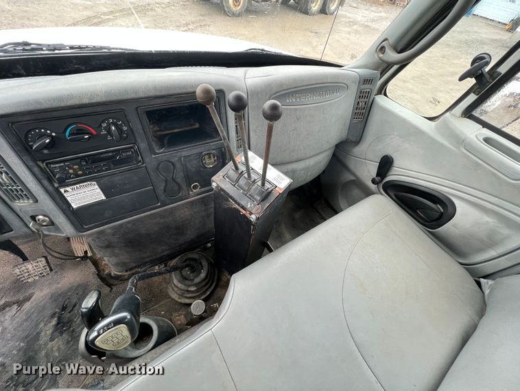 image for item ID9457 2005 International 4200  water truck