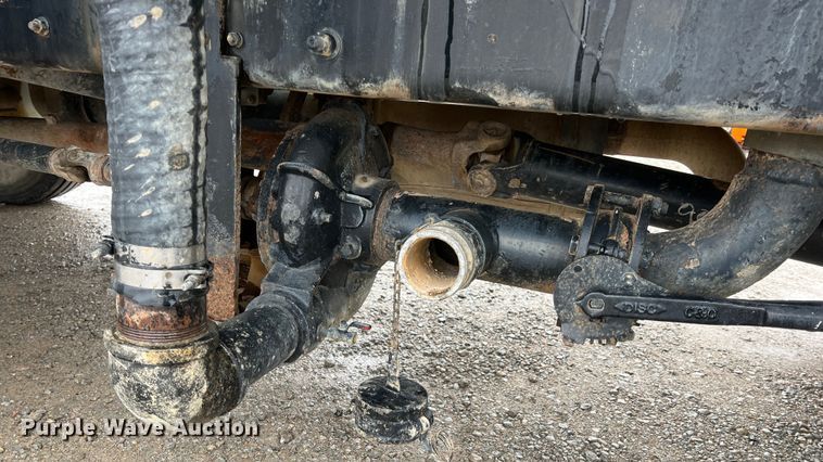 image for item ID9457 2005 International 4200  water truck