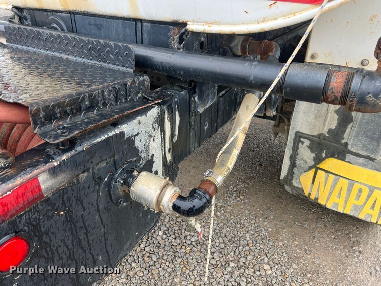 image for item ID9457 2005 International 4200  water truck