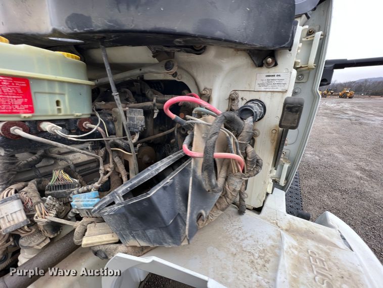 image for item ID9457 2005 International 4200  water truck