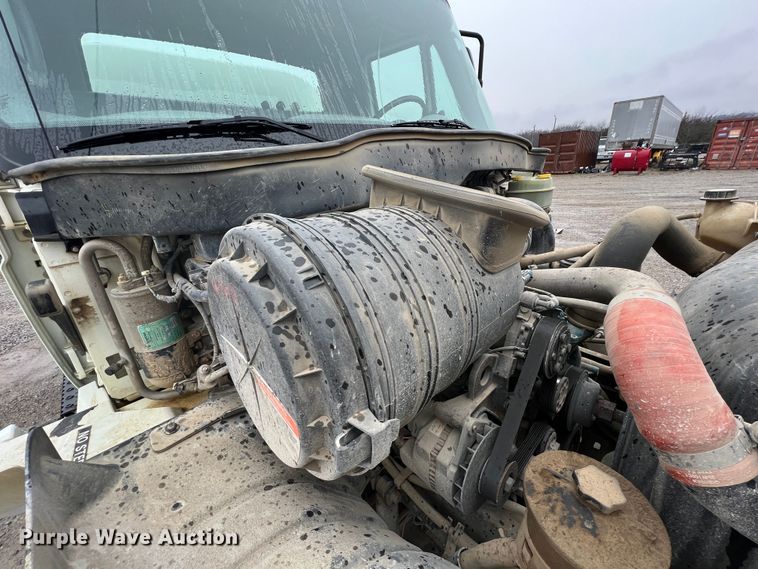 image for item ID9457 2005 International 4200  water truck