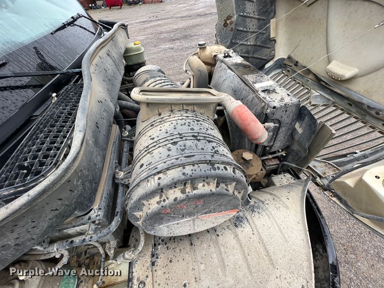 image for item ID9457 2005 International 4200  water truck