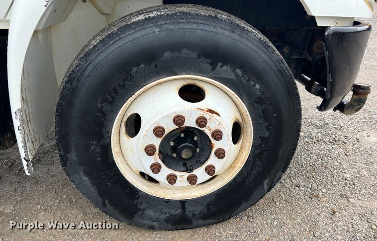 image for item ID9457 2005 International 4200  water truck