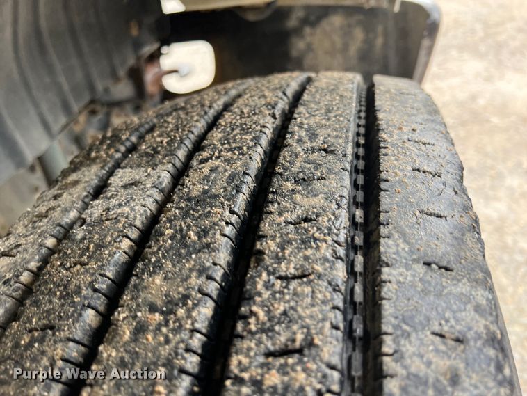 image for item ID9457 2005 International 4200  water truck