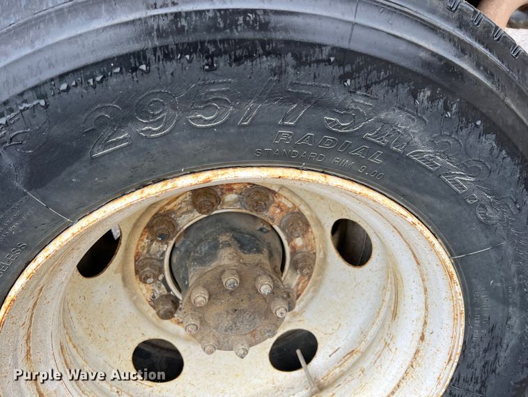 image for item ID9457 2005 International 4200  water truck