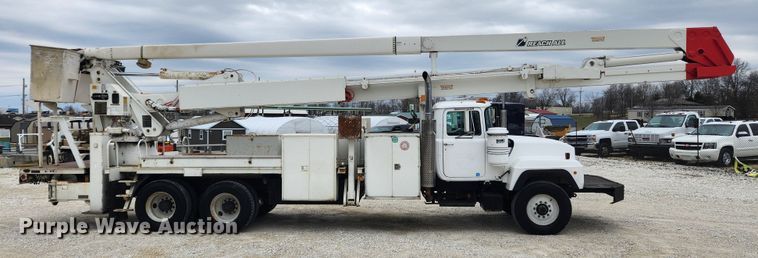 image for item JB9470 1992 Mack RD690S  bucket truck