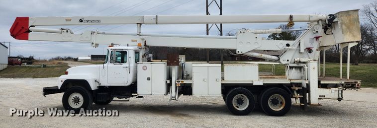 image for item JB9470 1992 Mack RD690S  bucket truck